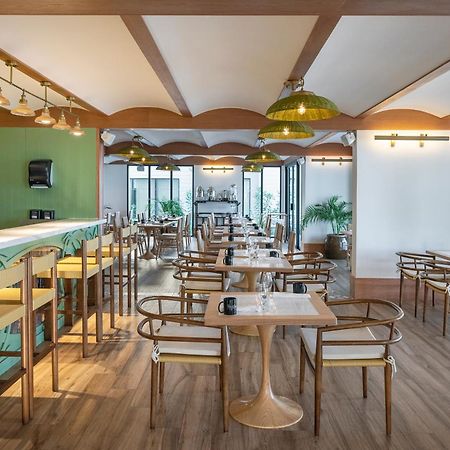 Ocean Eden Bay (Adults Only) Hotel Spring Rises Exterior photo The restaurant