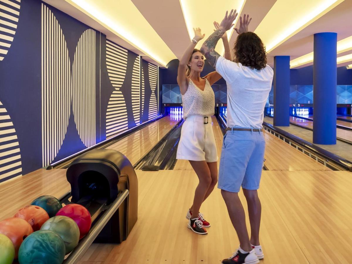 Ocean Eden Bay (Adults Only) Hotel Spring Rises Exterior photo Bowling