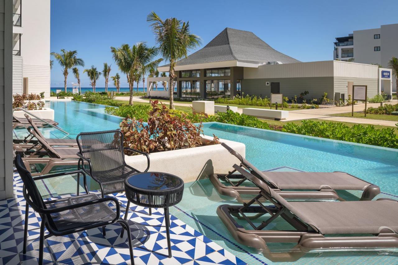 Ocean Eden Bay (Adults Only) Hotel Spring Rises Exterior photo The pool at the Hard Rock Hotel in Cancun