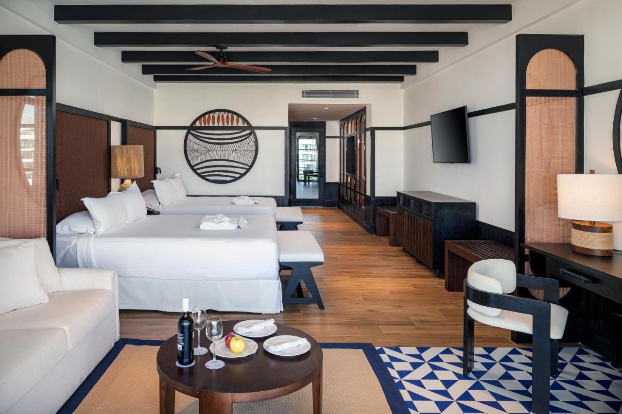 Ocean Eden Bay (Adults Only) Hotel Spring Rises Exterior photo A room at the hotel