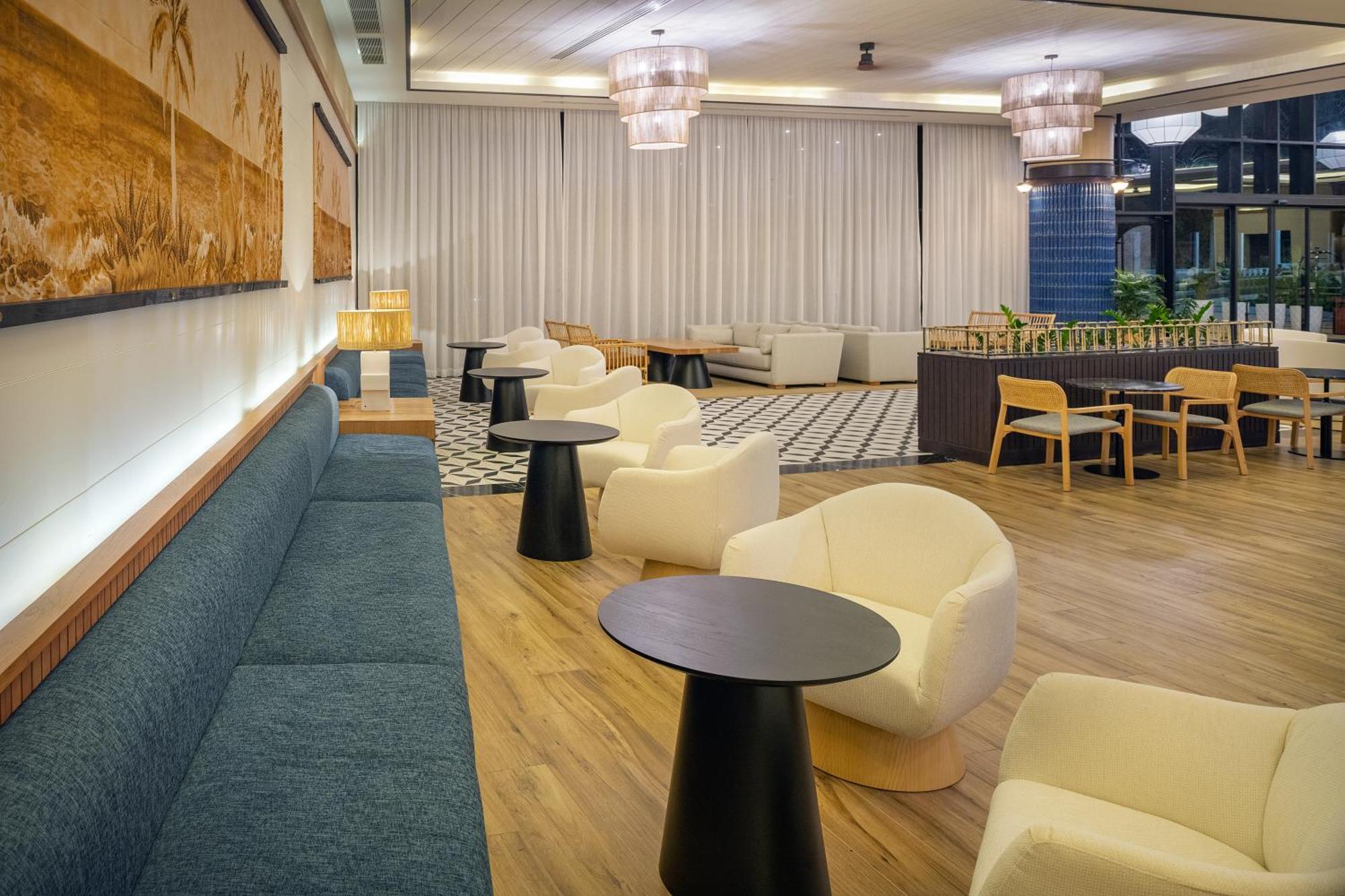 Ocean Eden Bay (Adults Only) Hotel Spring Rises Exterior photo The lounge at the airport