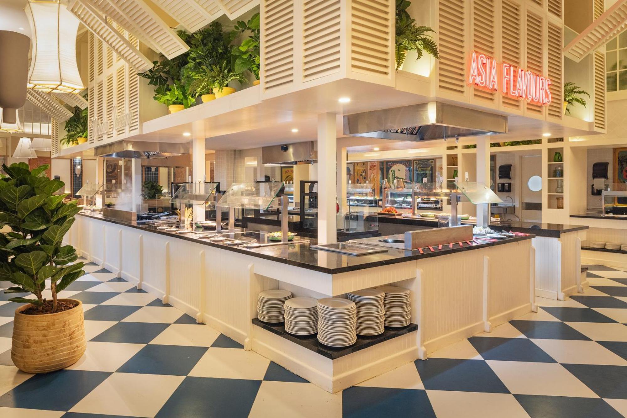 Ocean Eden Bay (Adults Only) Hotel Spring Rises Exterior photo The buffet at the restaurant