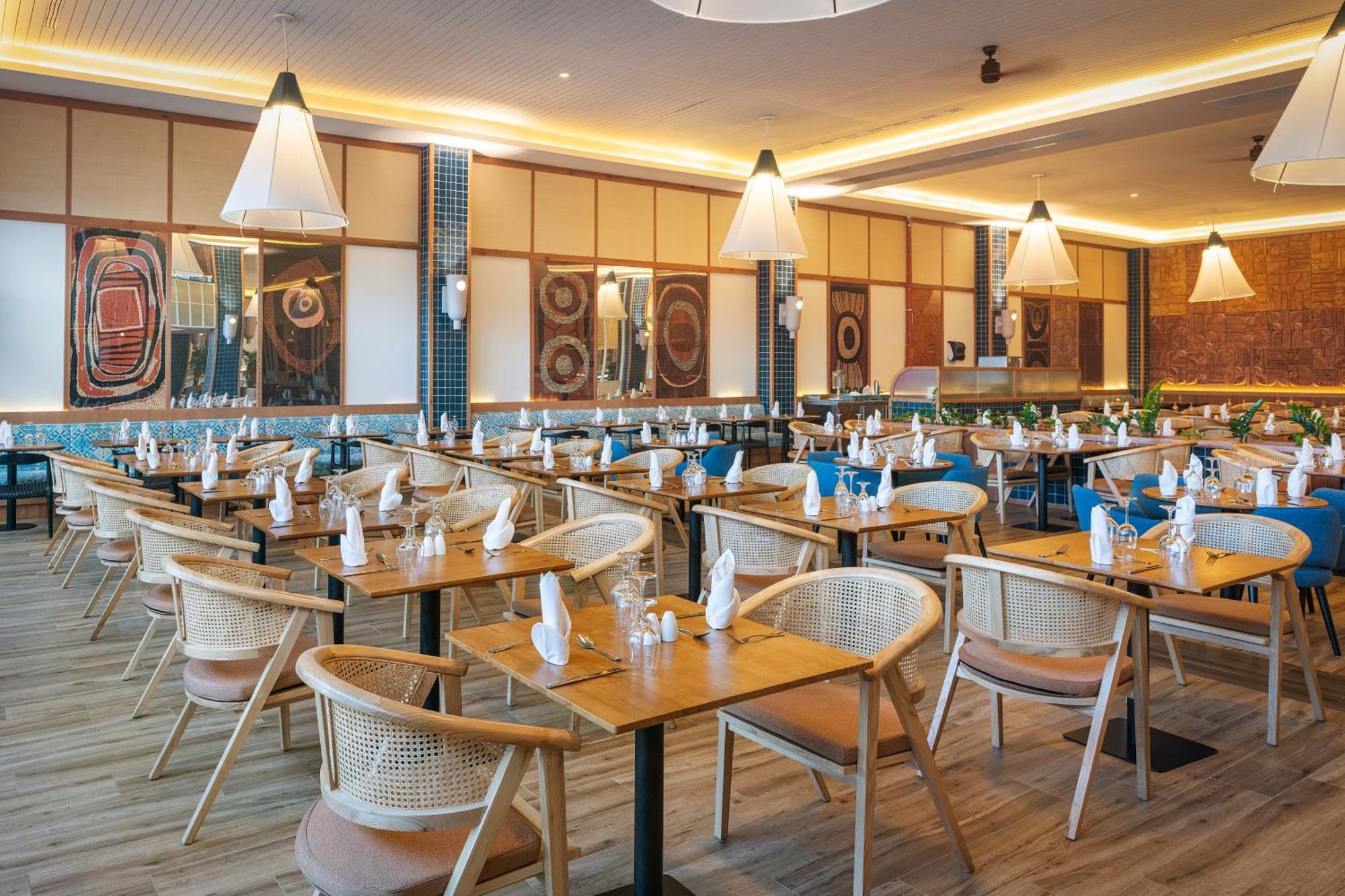 Ocean Eden Bay (Adults Only) Hotel Spring Rises Exterior photo The interior of the restaurant