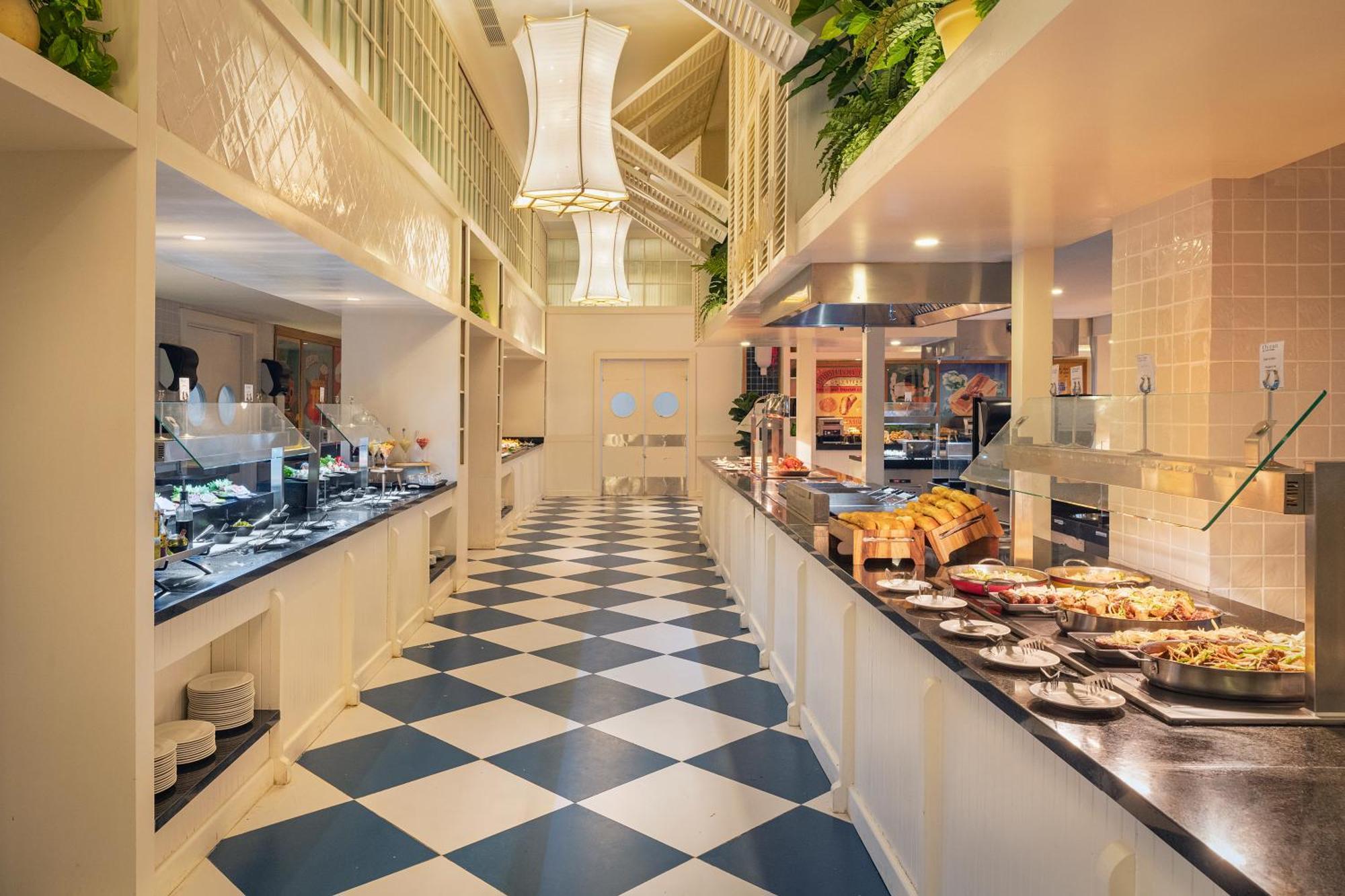 Ocean Eden Bay (Adults Only) Hotel Spring Rises Exterior photo The buffet at the hotel