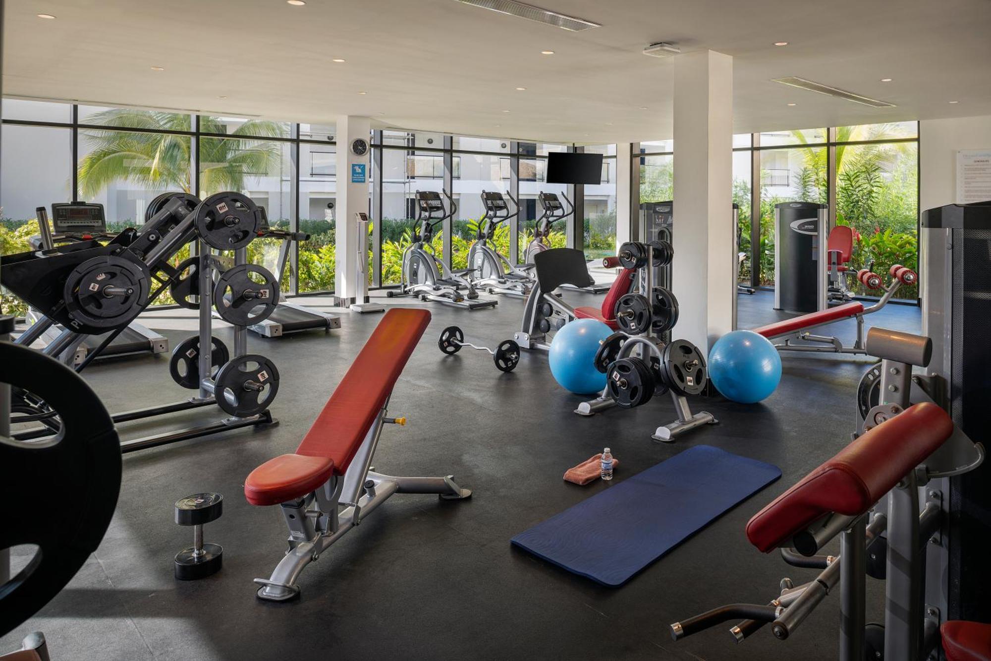 Ocean Eden Bay (Adults Only) Hotel Spring Rises Exterior photo The gym at the hotel