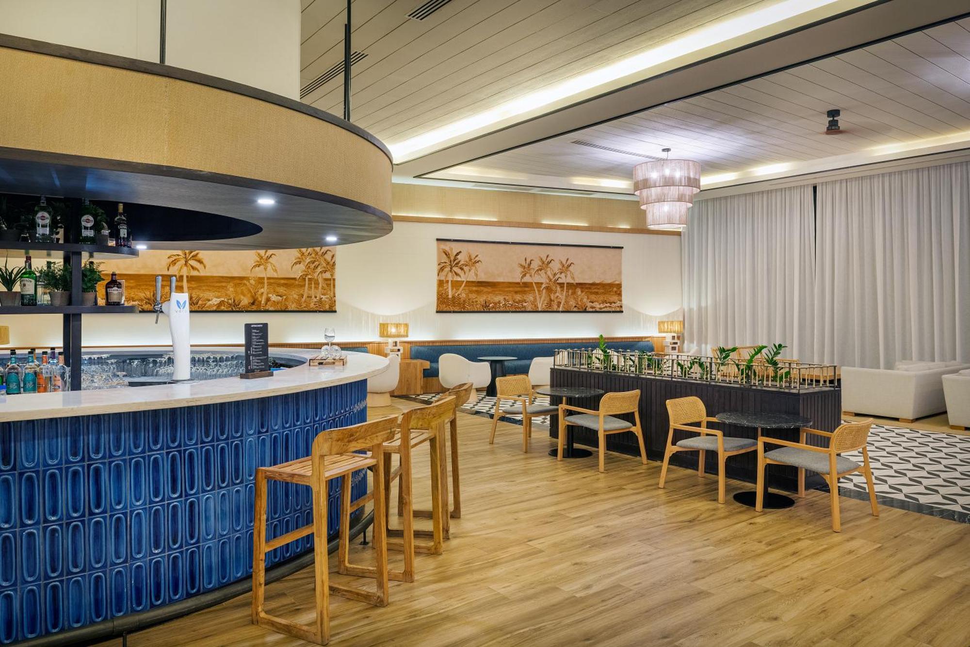 Ocean Eden Bay (Adults Only) Hotel Spring Rises Exterior photo The lounge at the airport