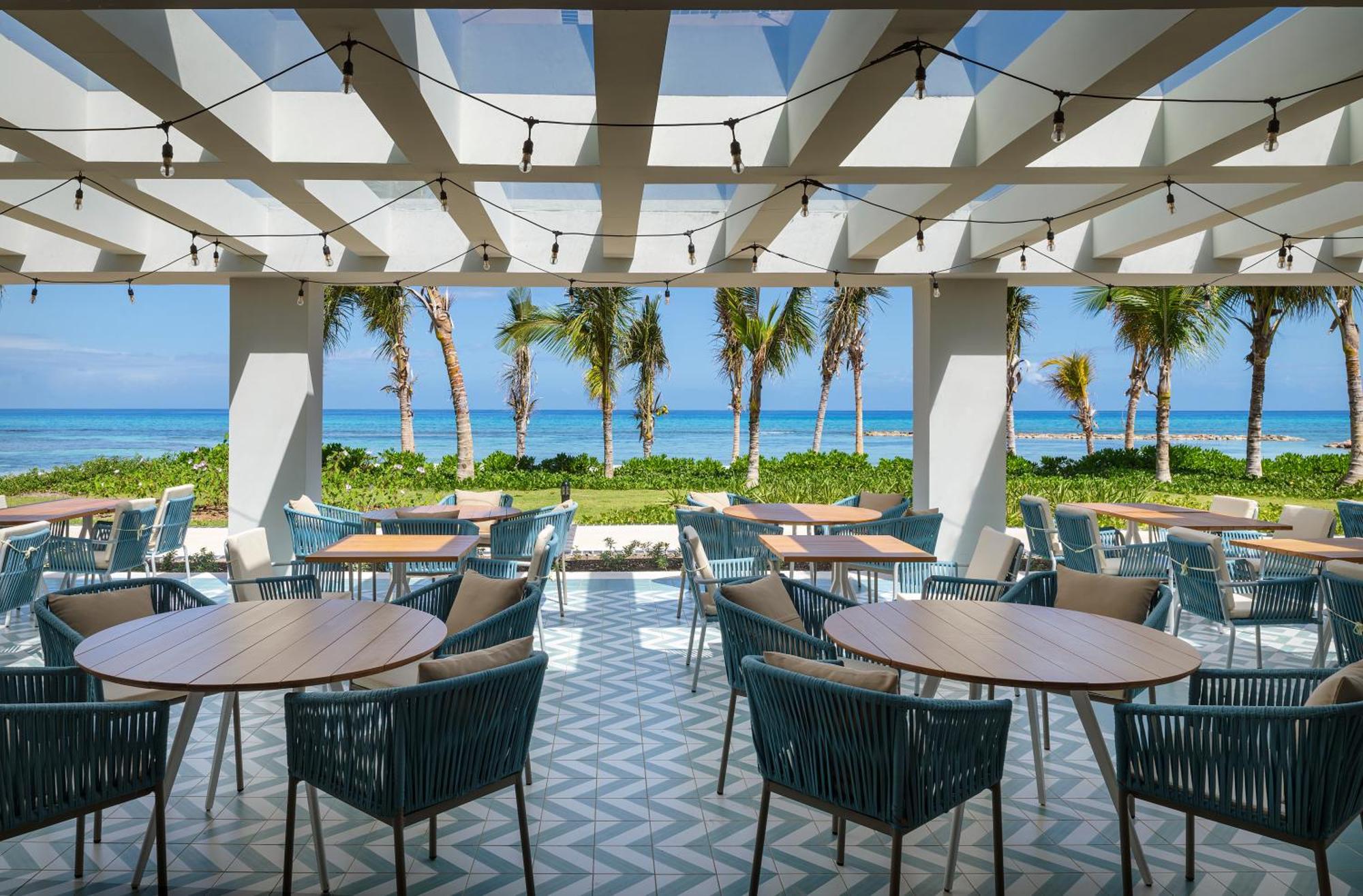 Ocean Eden Bay (Adults Only) Hotel Spring Rises Exterior photo The Beach Club at The Ritz-Carlton, Cancun
